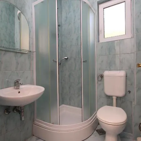 With Parking Space - 6791 Apartamento Makarska